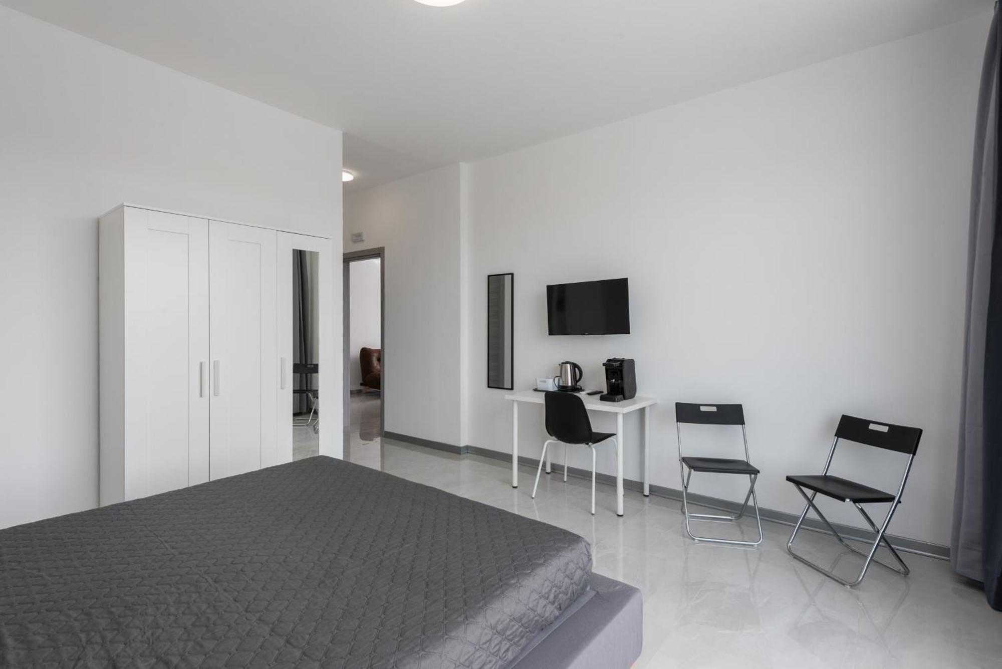 Travelershome Ciampino Airport Guesthouse 600M To Airport Luaran gambar