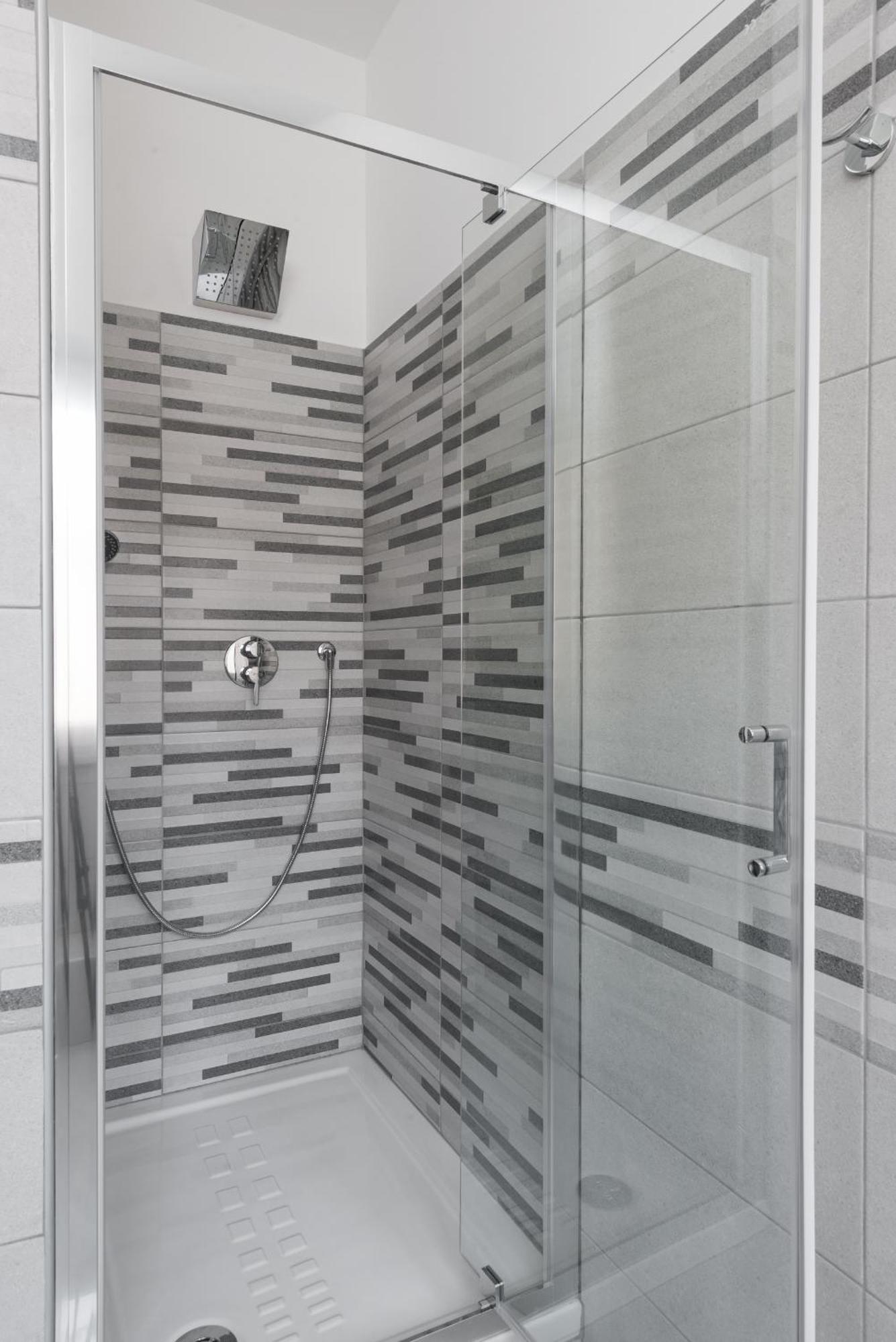 Travelershome Ciampino Airport Guesthouse 600M To Airport Luaran gambar