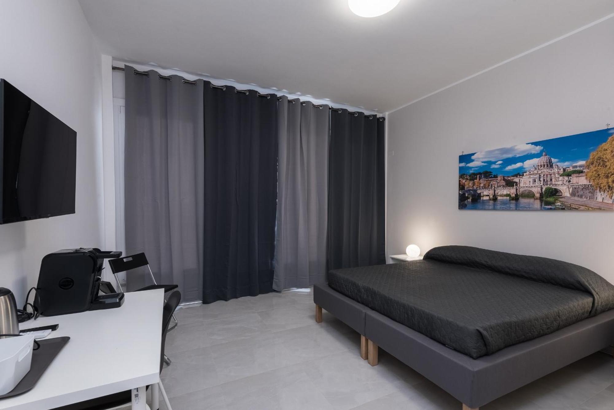 Travelershome Ciampino Airport Guesthouse 600M To Airport Luaran gambar