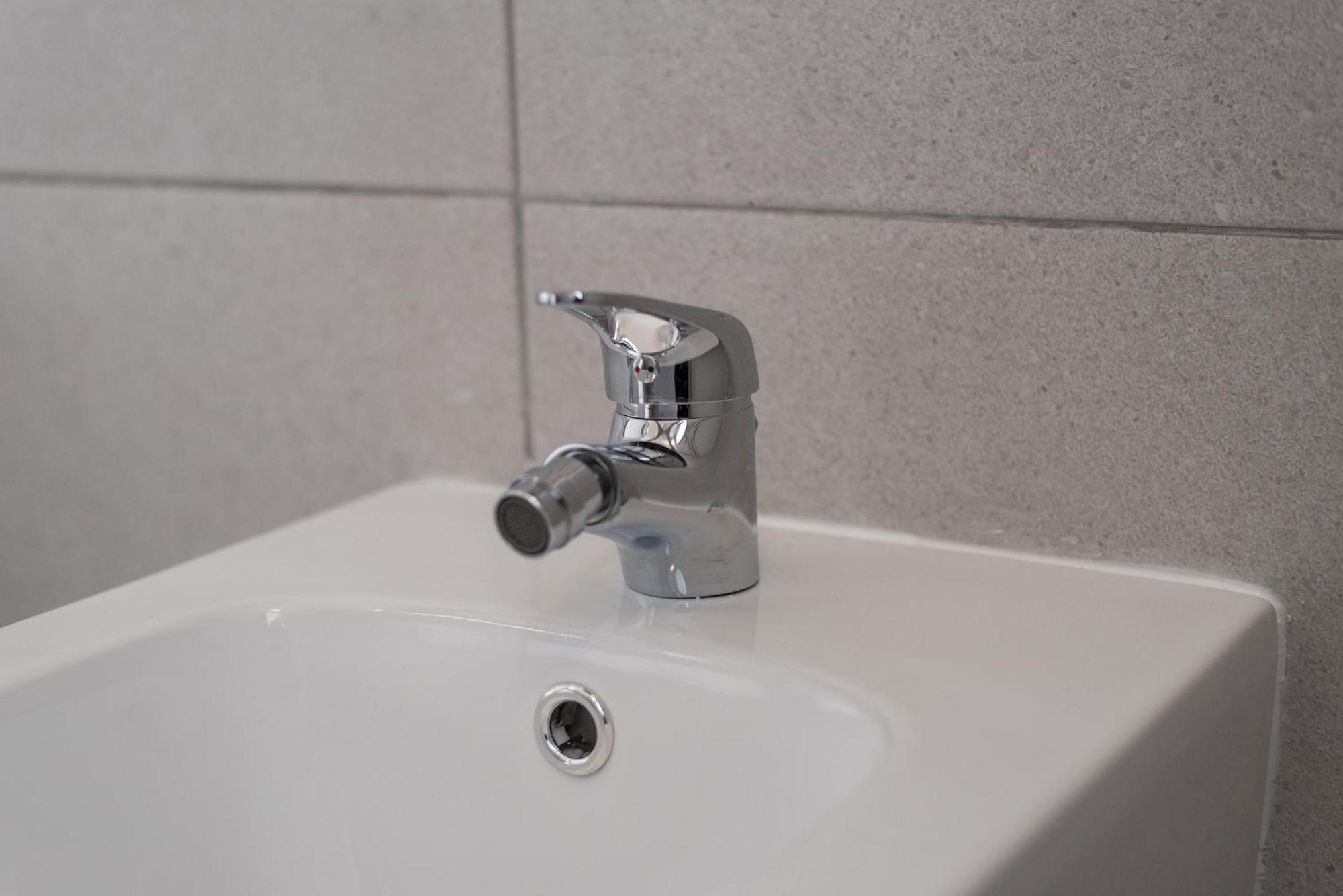 Travelershome Ciampino Airport Guesthouse 600M To Airport Luaran gambar