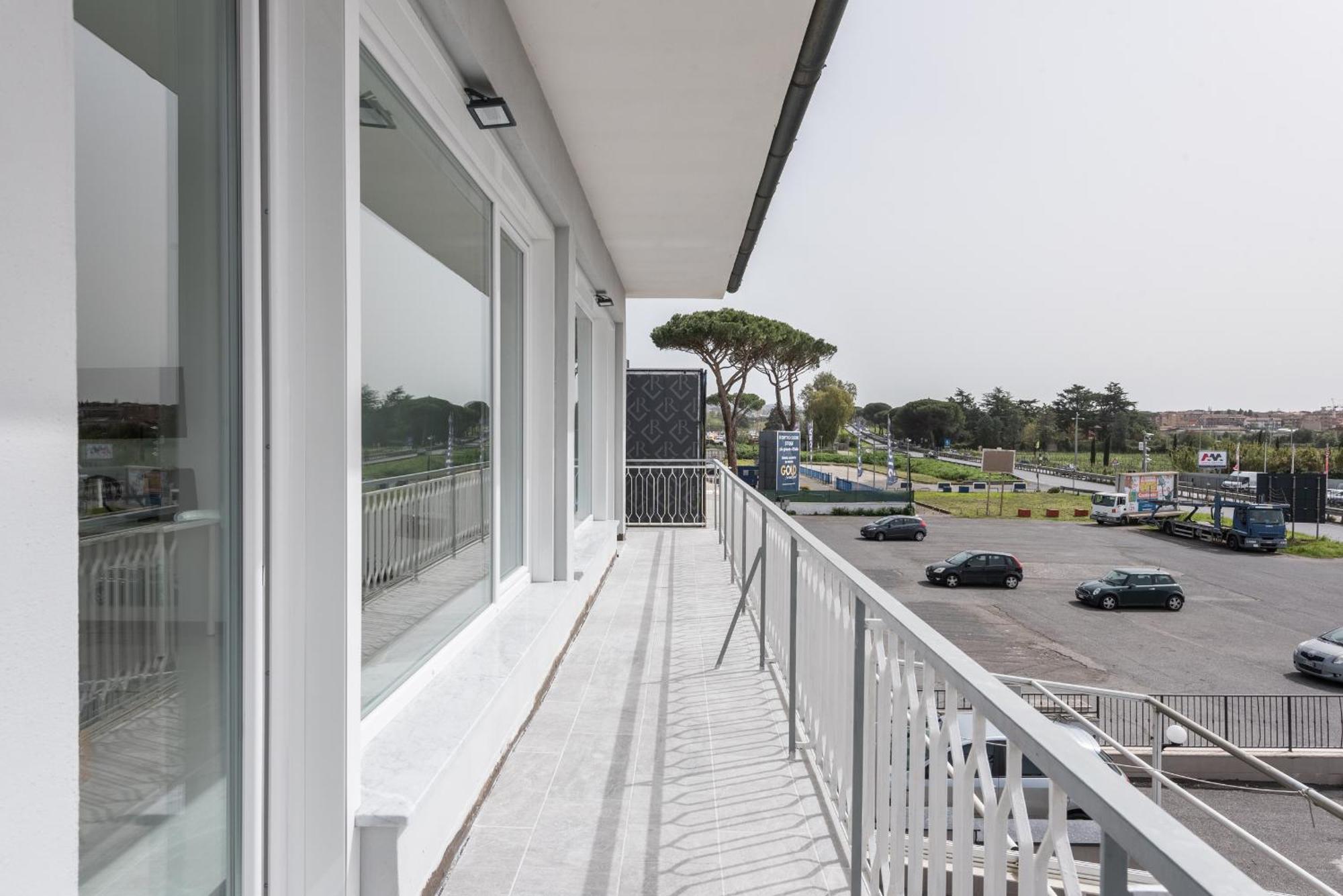 Travelershome Ciampino Airport Guesthouse 600M To Airport Luaran gambar