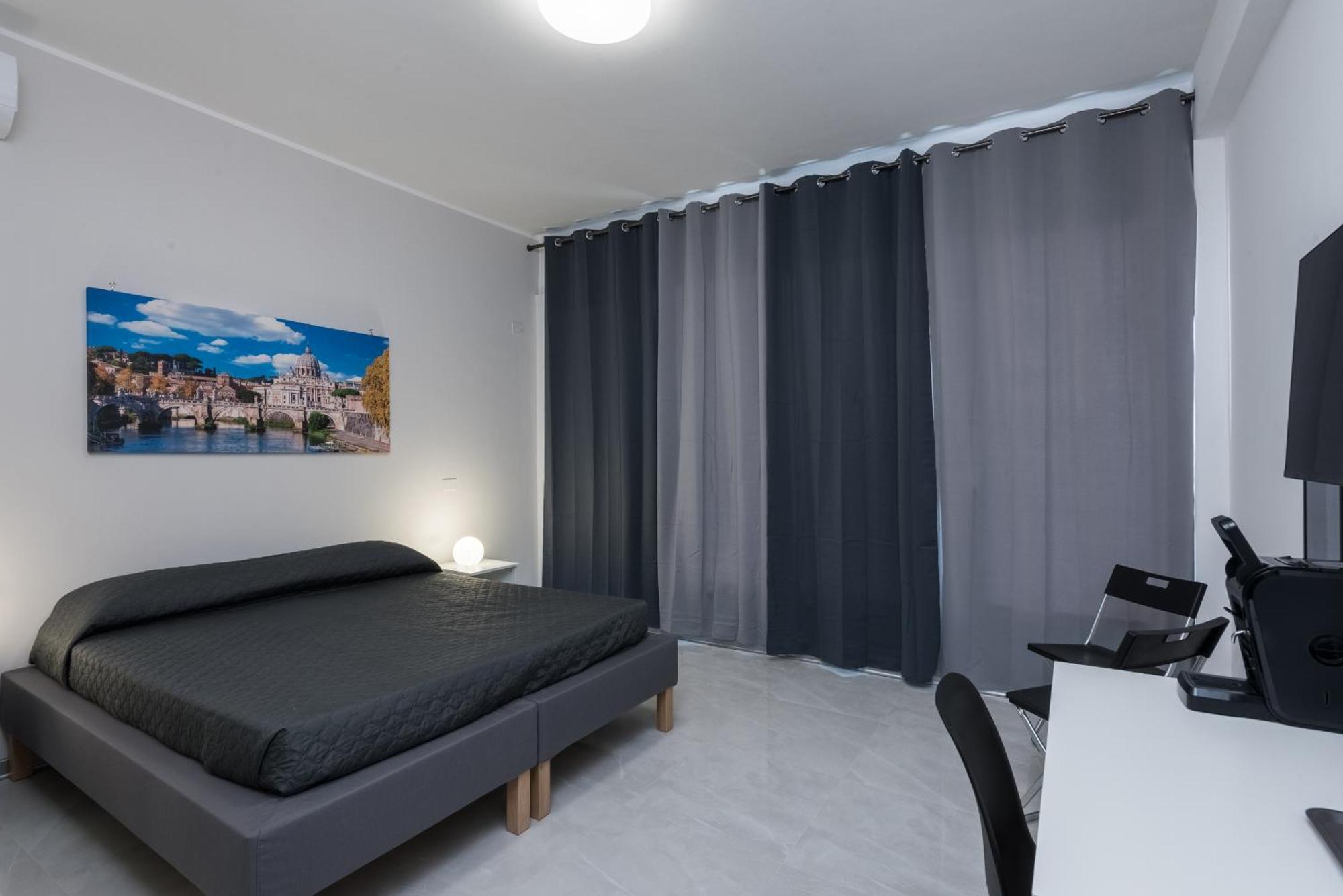Travelershome Ciampino Airport Guesthouse 600M To Airport Luaran gambar