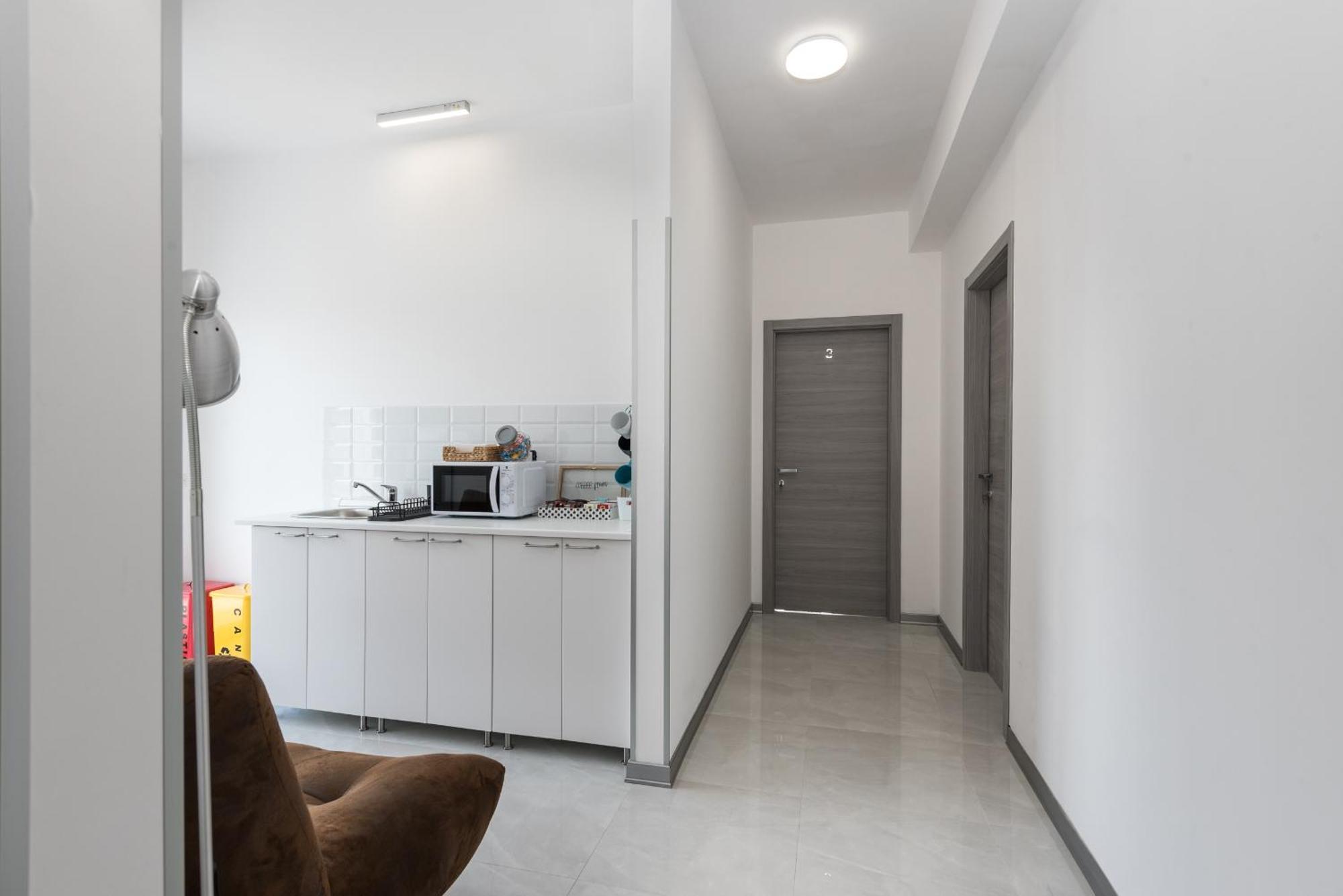 Travelershome Ciampino Airport Guesthouse 600M To Airport Luaran gambar