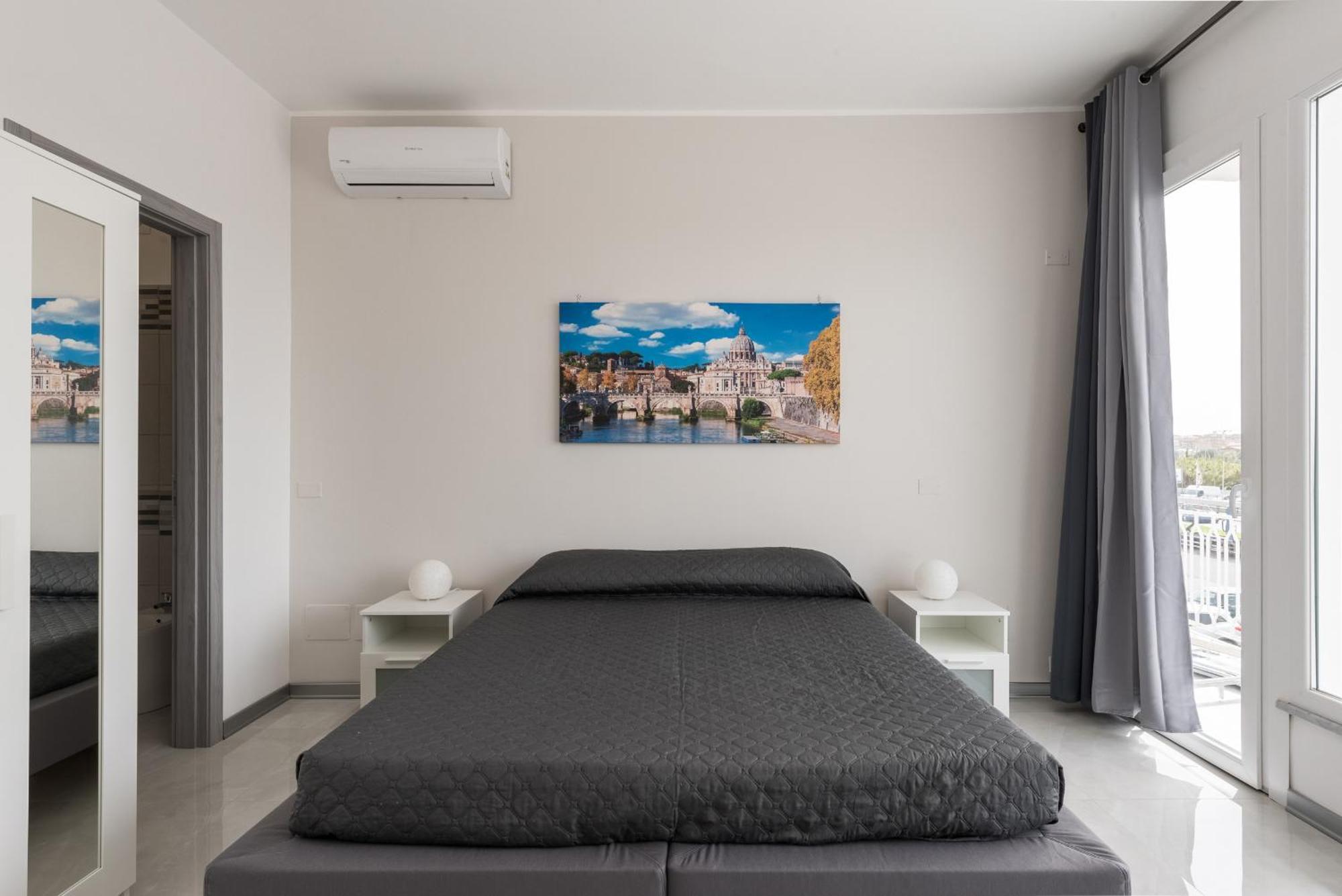 Travelershome Ciampino Airport Guesthouse 600M To Airport Luaran gambar