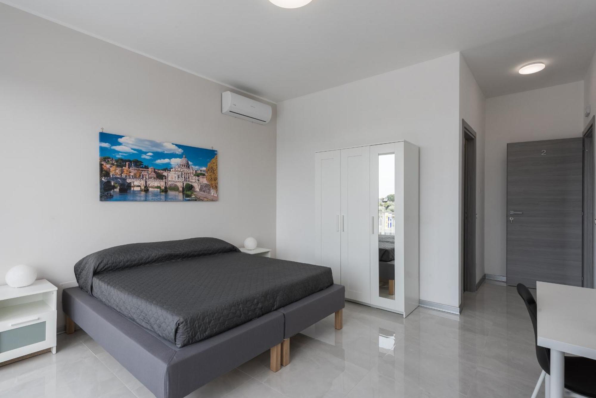 Travelershome Ciampino Airport Guesthouse 600M To Airport Luaran gambar