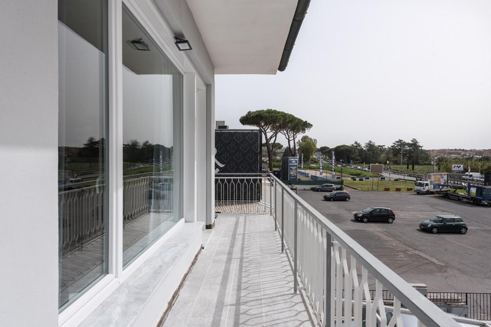 Travelershome Ciampino Airport Guesthouse 600M To Airport Luaran gambar