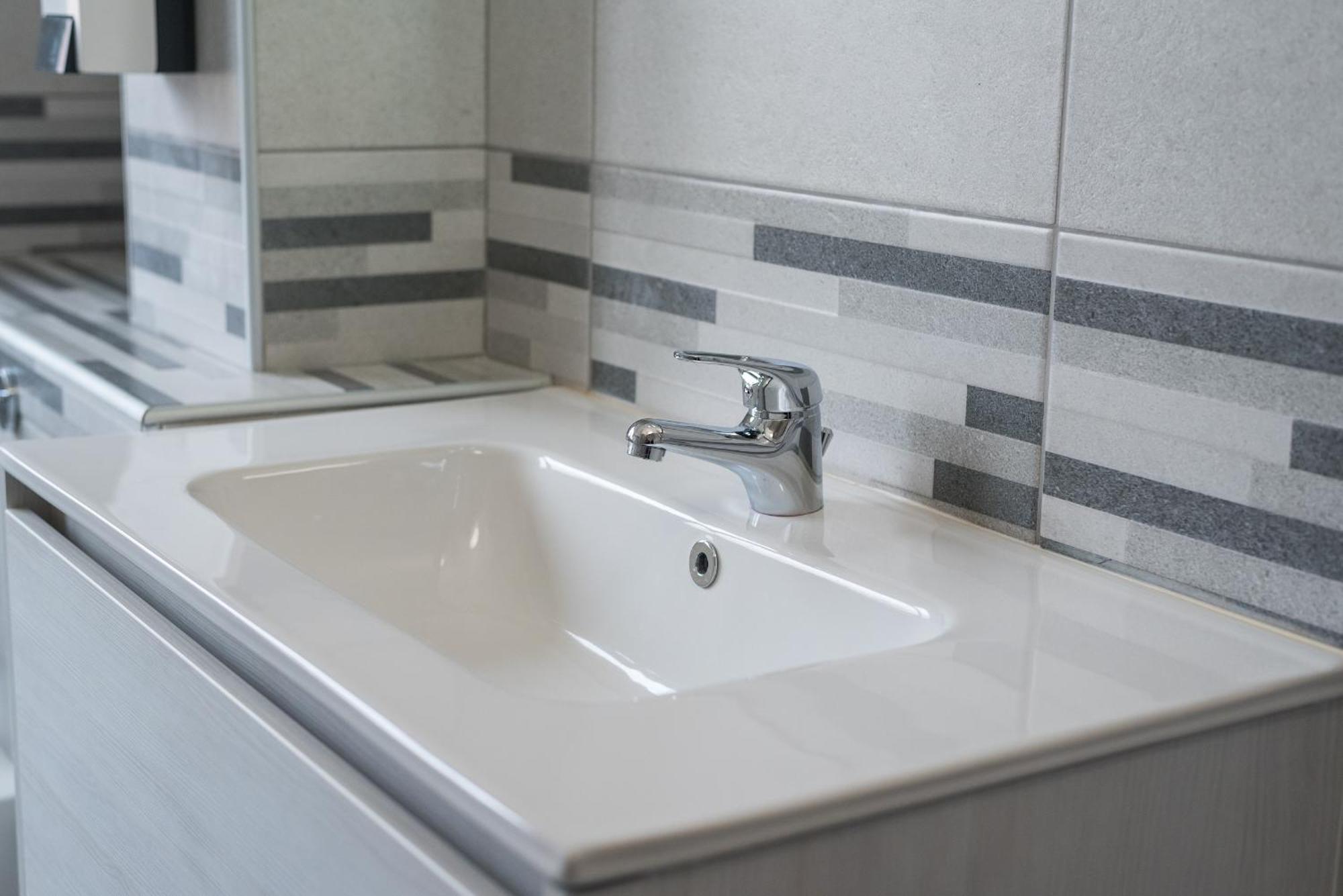 Travelershome Ciampino Airport Guesthouse 600M To Airport Luaran gambar