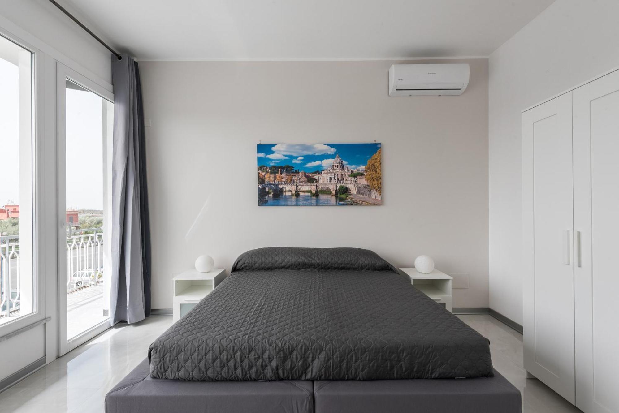 Travelershome Ciampino Airport Guesthouse 600M To Airport Luaran gambar